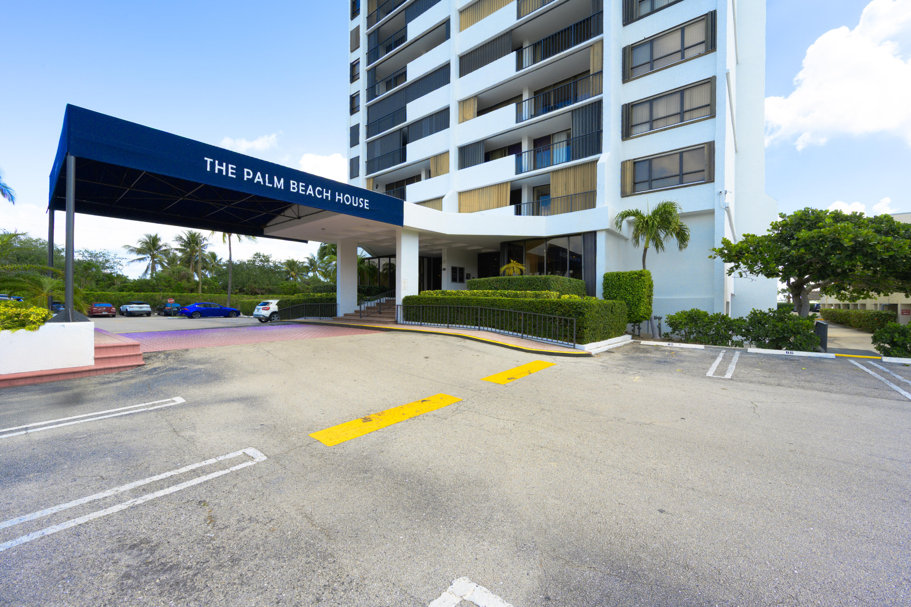 PALM BEACH HOUSE CONDO - Residential