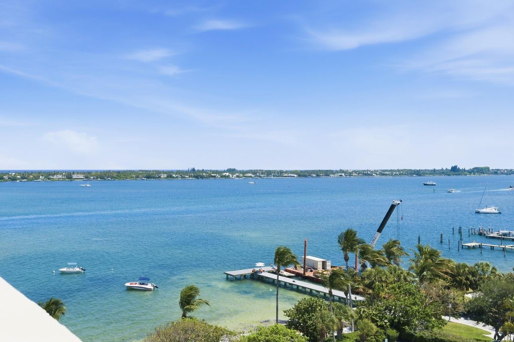 Photo of 5600 N Flagler Drive #Unit 910, West Palm Beach, FL 33407 (MLS # B26028037)