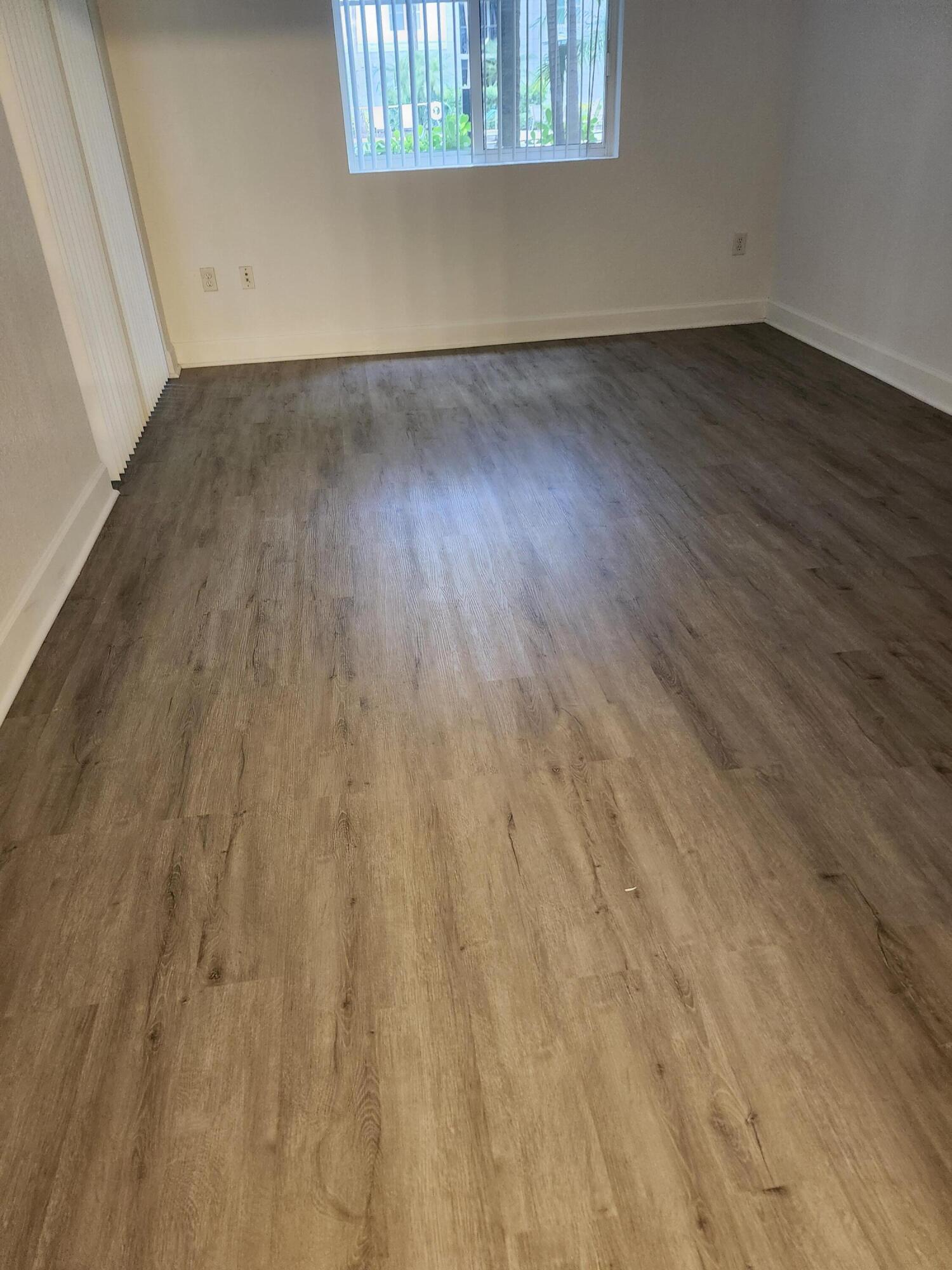 VIZCAYA LAKES CONDO - Residential Lease