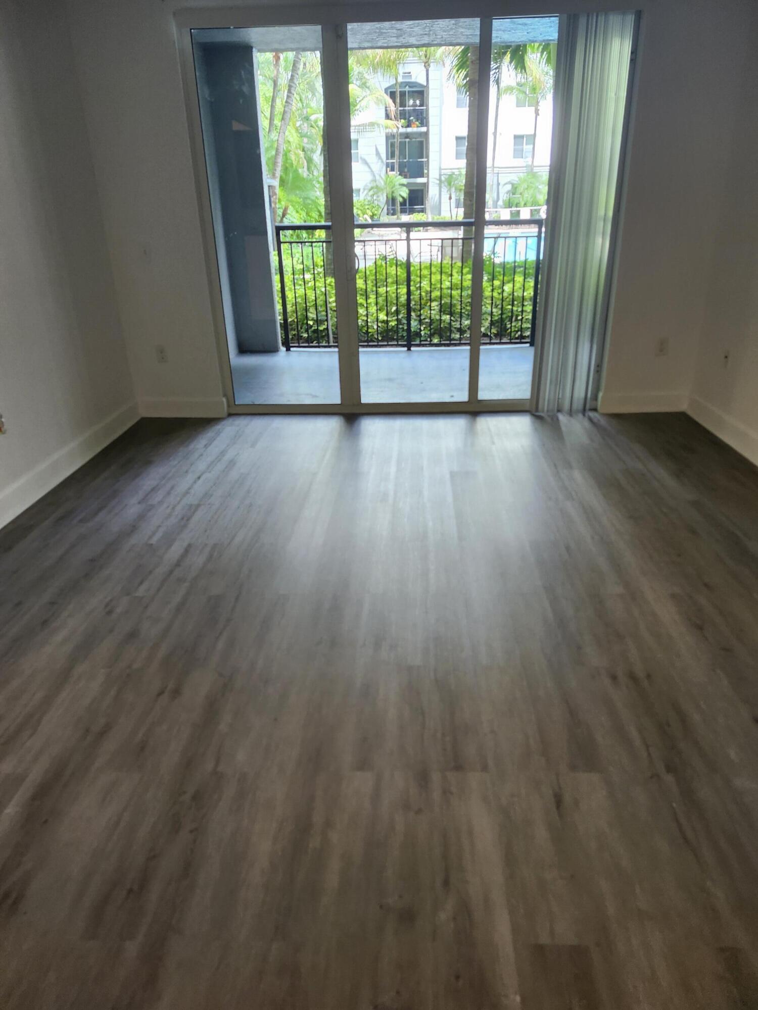 VIZCAYA LAKES CONDO - Residential Lease