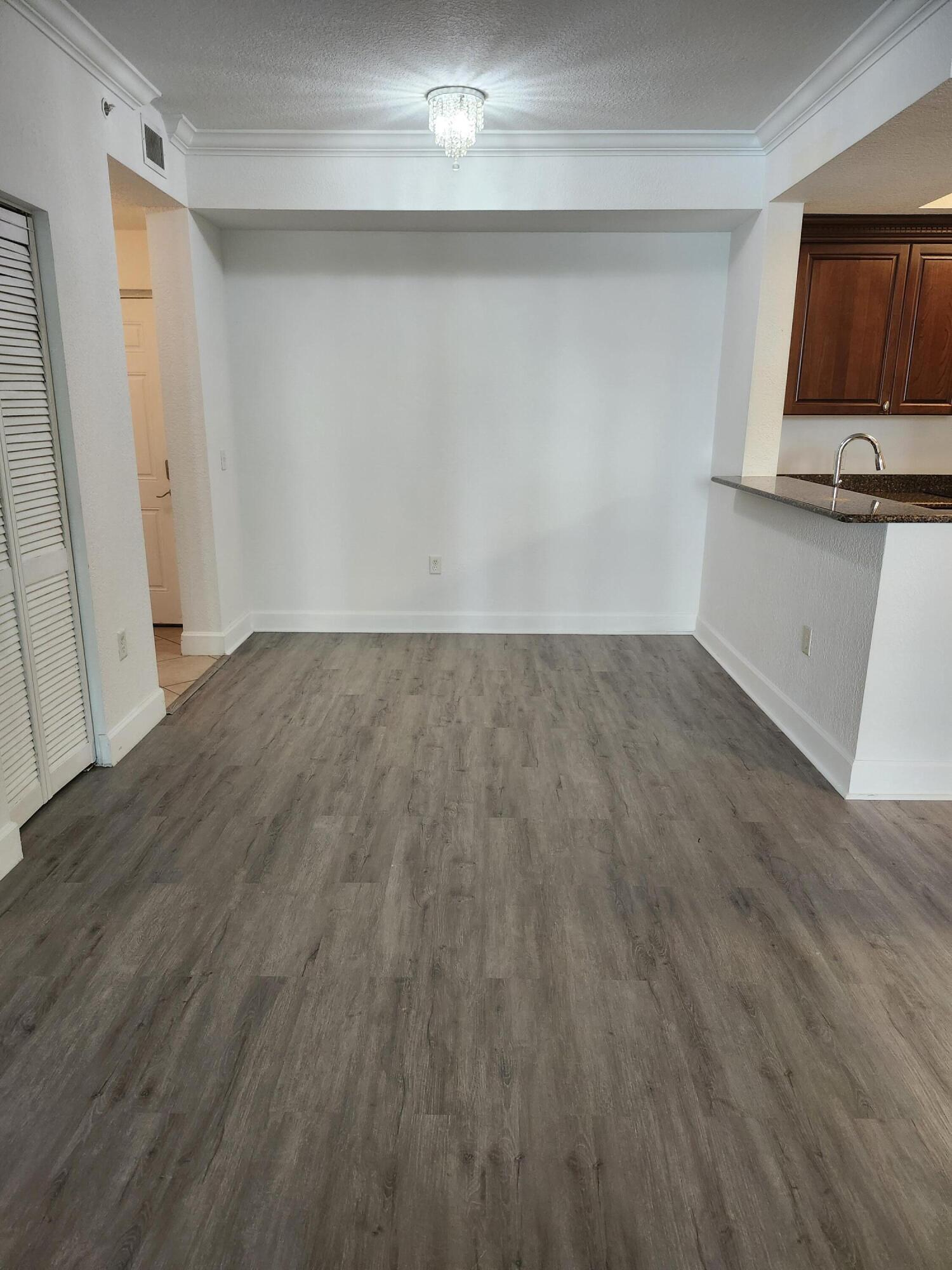 VIZCAYA LAKES CONDO - Residential Lease