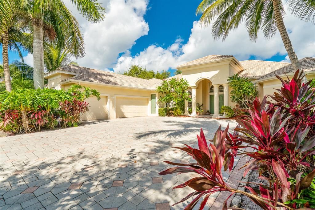 Photo of 8833 Marlamoor Lane, Palm Beach Gardens, FL 33412 (MLS # R10749360)
