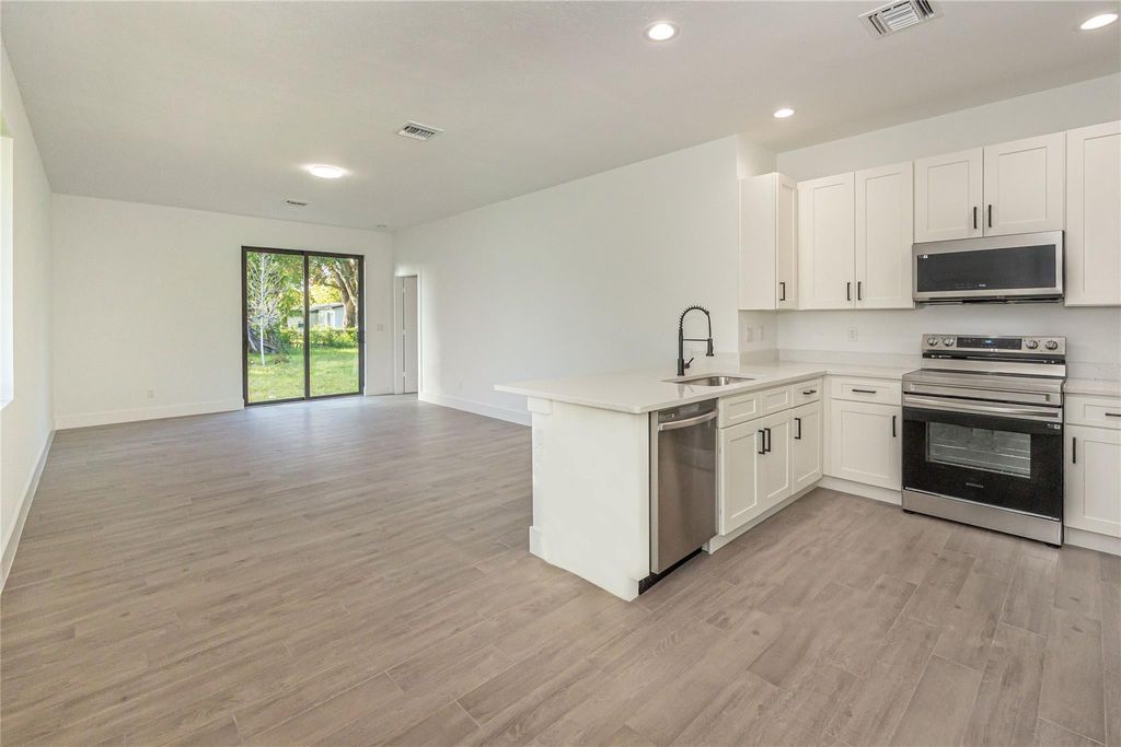 Photo of 1605 N 23rd Street, Fort Pierce, FL 34950 (MLS # F10548205)