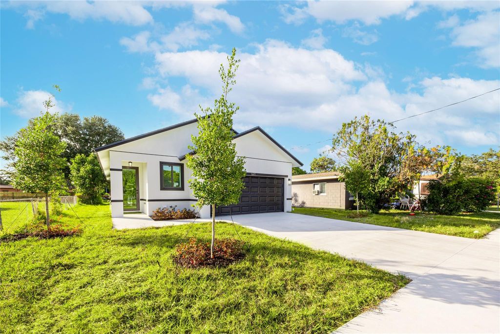 Photo of 1605 N 23rd Street, Fort Pierce, FL 34950 (MLS # F10548205)