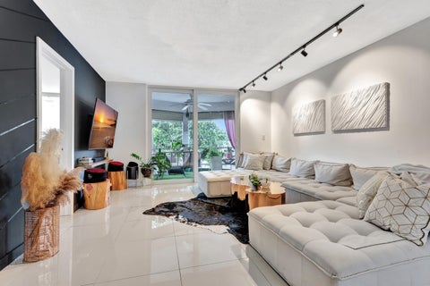 Tiny photo for 400 SE 10TH Street #302, Deerfield Beach, FL 33441 (MLS # B26069656)