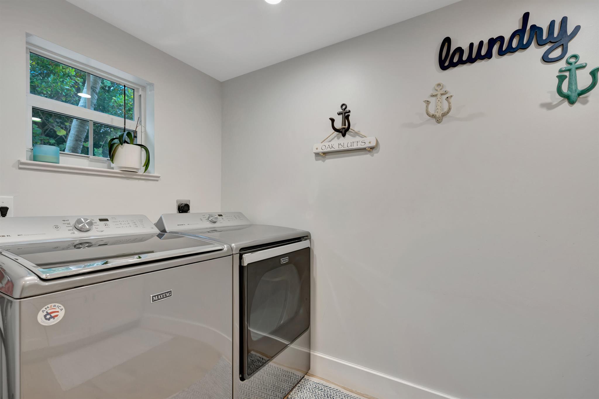 MERCURY RISING - Residential Lease