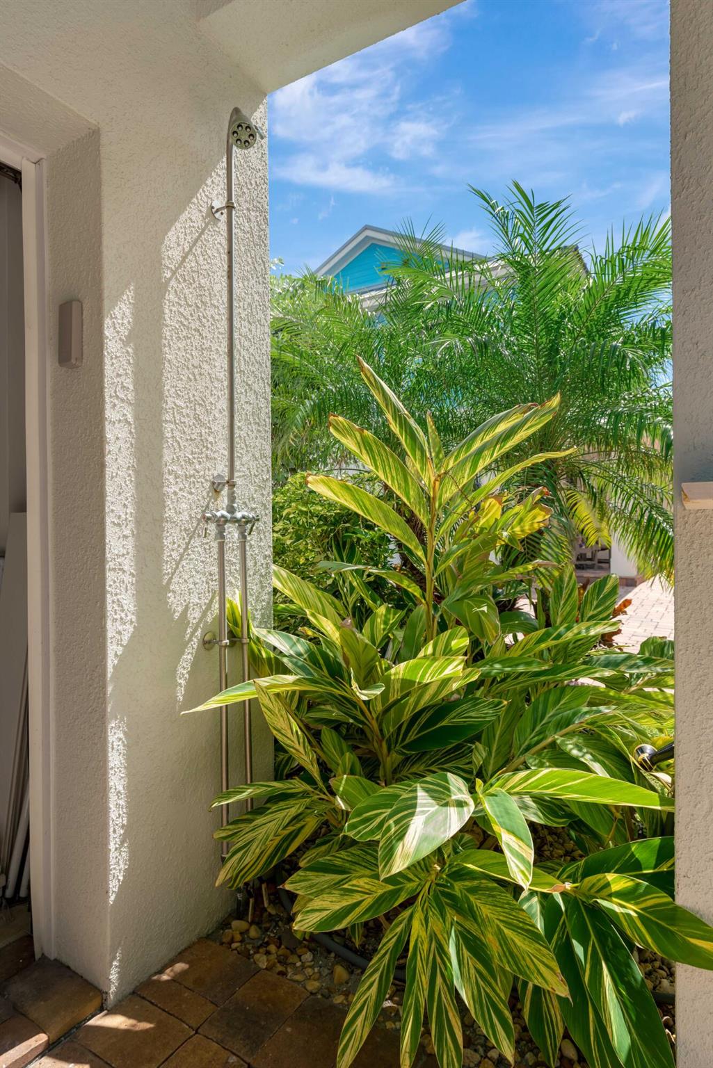 MERCURY RISING - Residential Lease