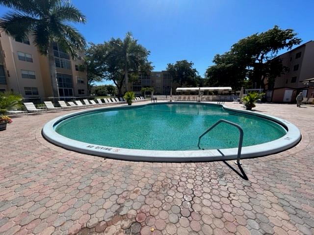 View photos, virtual tours, details... 2861 Somerset Dr 312