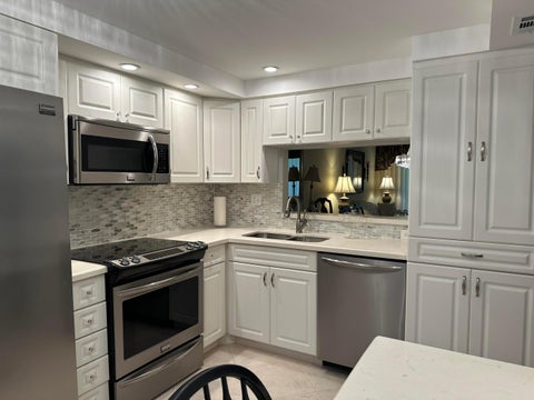 1101 Colony Point Circle Unit 108, Pembroke Pines, FL 33026 - #: R11161391