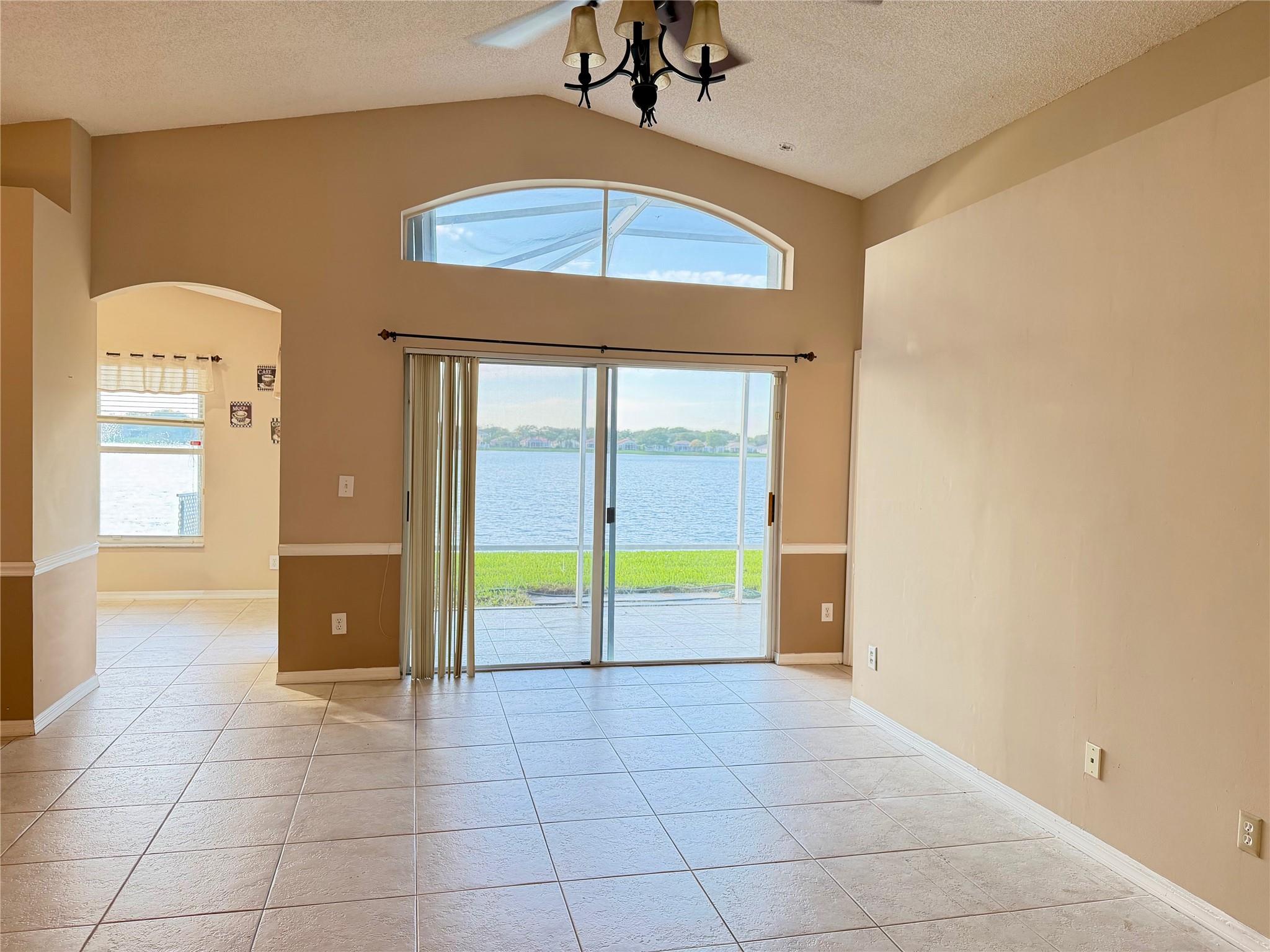 Coco Lakes 155-25 B - Residential Lease