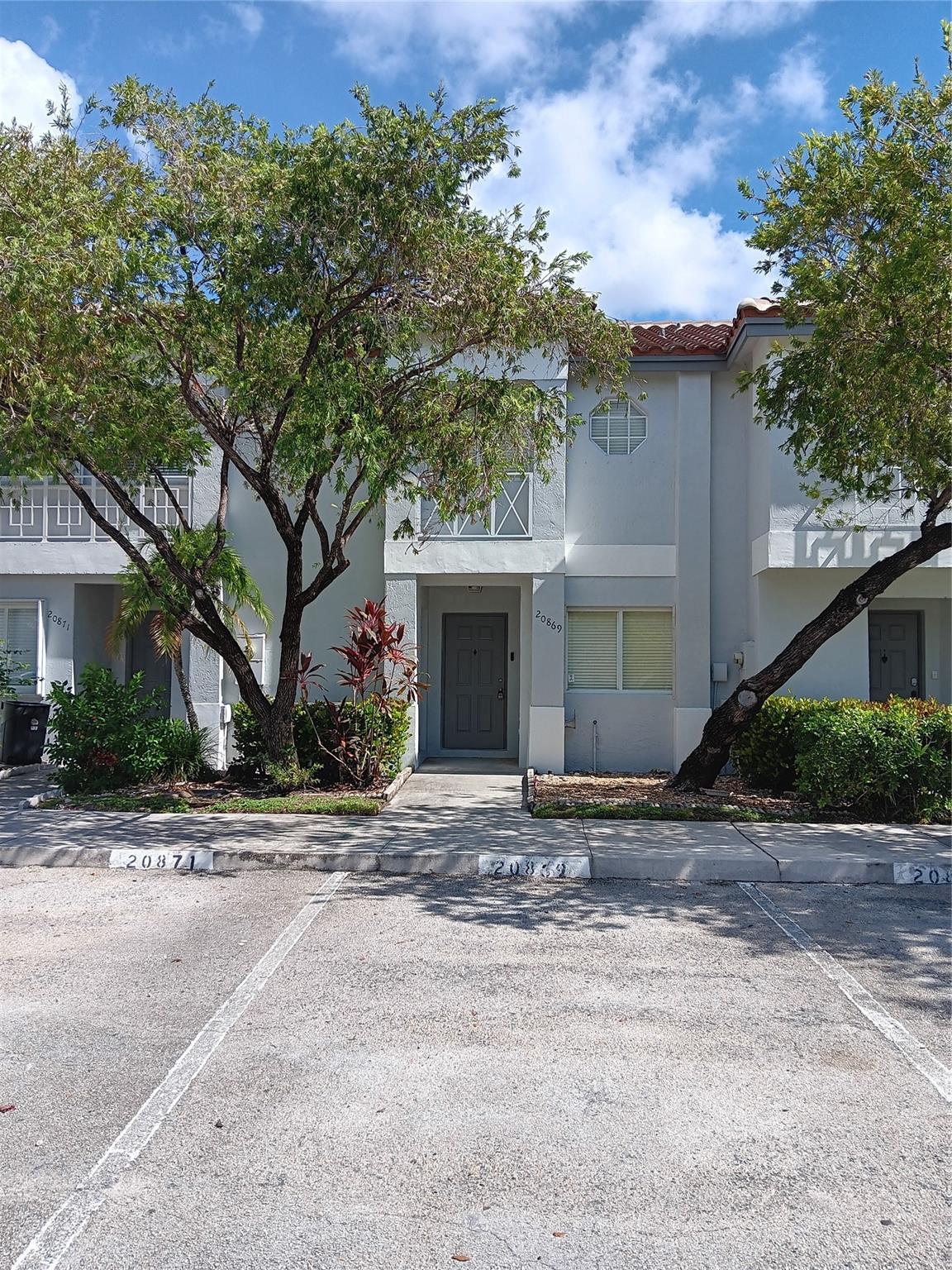 Very well maintained townhome located at Malibu Bay, part of Chapel Trail. Just off Pines Blvd and very close to US27. Excellent schools. Two parking spaces right in front of the property. Downstairs is tiled, containing kitchen, a half bathroom, laundry area and great room. Second floor contains two master bedrooms with closets and private bathrooms. Floors are laminate.