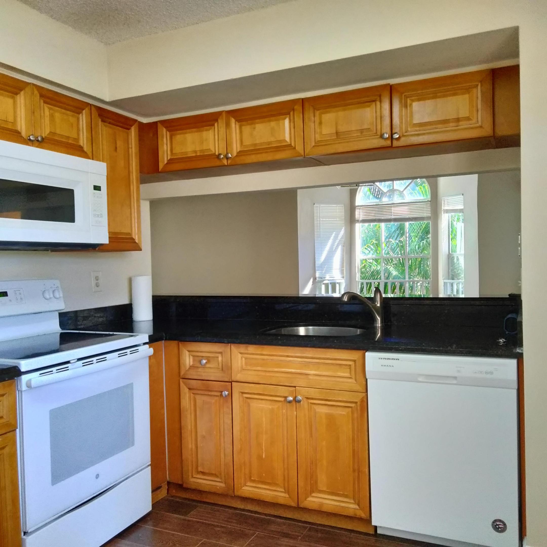 STERLING VILLAGES OF PALM BEACH LAKES CONDO - Residential Lease