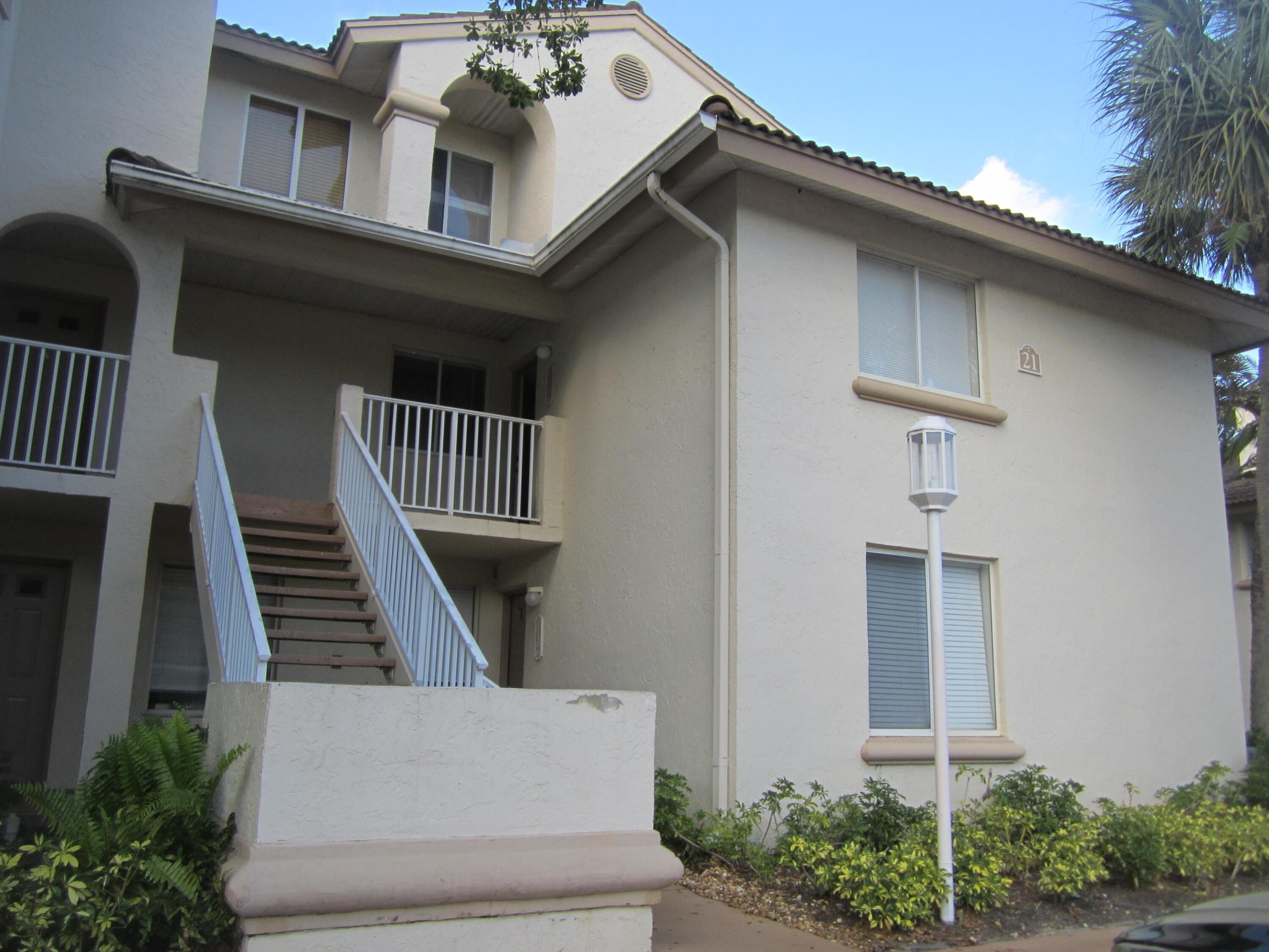 STERLING VILLAGES OF PALM BEACH LAKES CONDO - Residential Lease