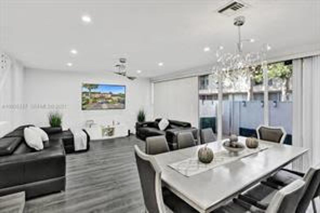 Photo of 833 NW 81st Avenue #4, Plantation, FL 33324 (MLS # B26017553)