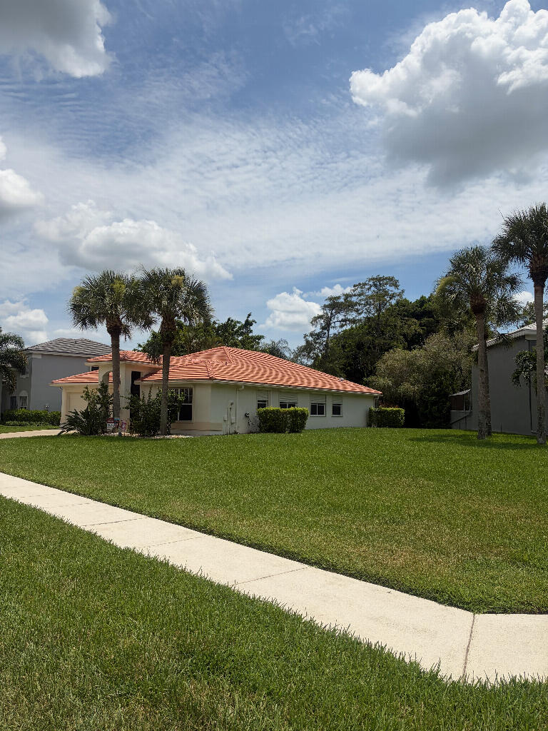 1551 S CLUB Drive