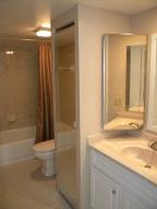 EMERALD LAKES - Residential