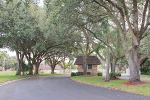 EMERALD LAKES - Residential