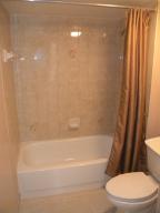 EMERALD LAKES - Residential