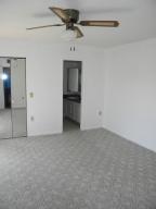 EMERALD LAKES - Residential