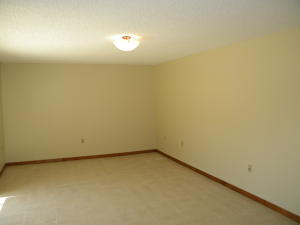 EMERALD LAKES - Residential