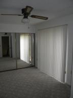 EMERALD LAKES - Residential