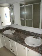 EMERALD LAKES - Residential