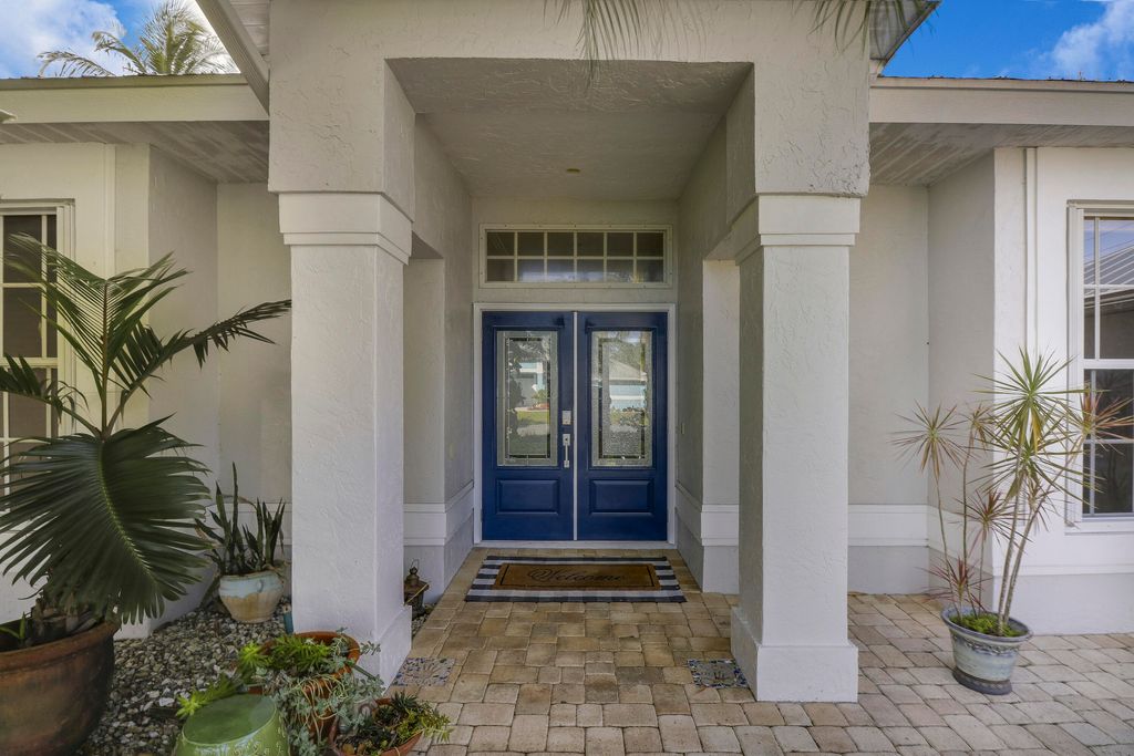 Photo of 700 SE Michaels Court, Stuart, FL 34996 (MLS # R10991909)