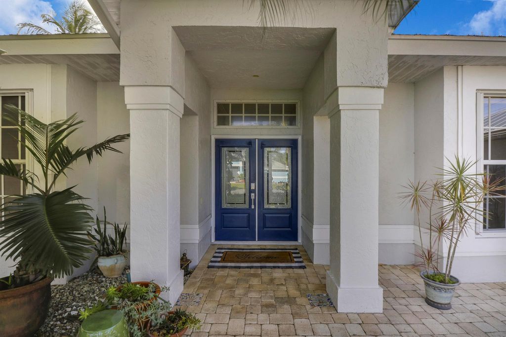 Photo of 700 SE Michaels Court, Stuart, FL 34996 (MLS # R10991909)