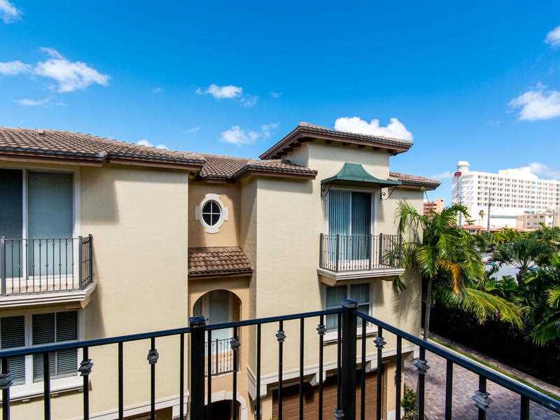 POMPANO BY THE SEA RESUB - Residential Lease