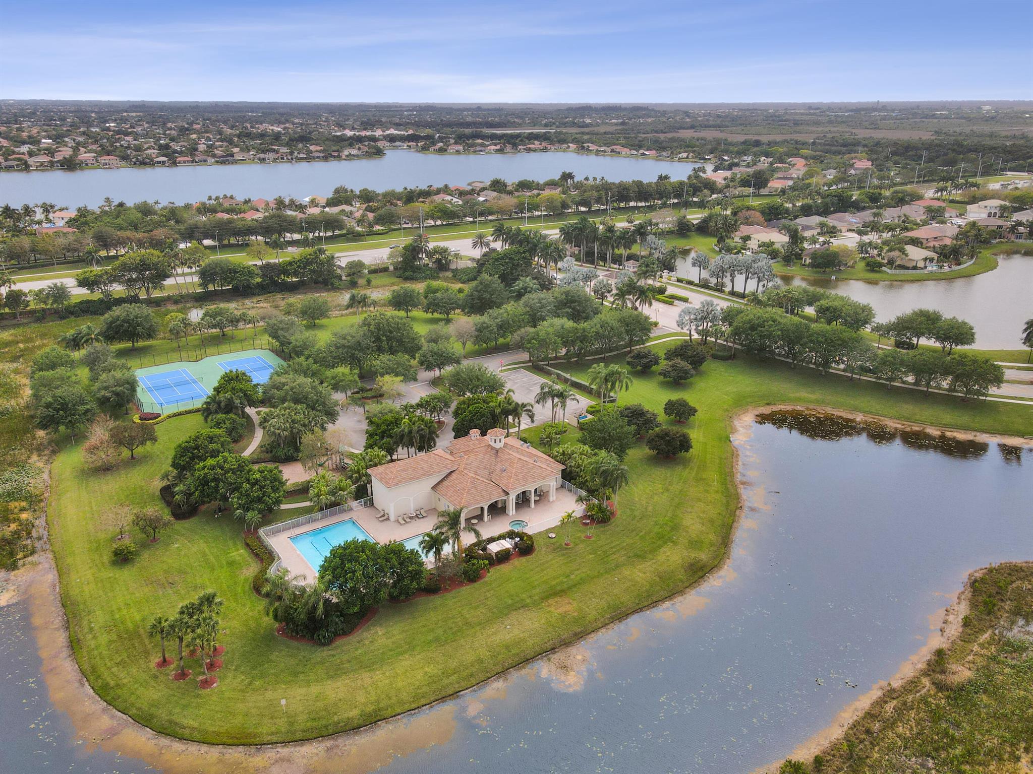 LAGUNA ISLES - Residential