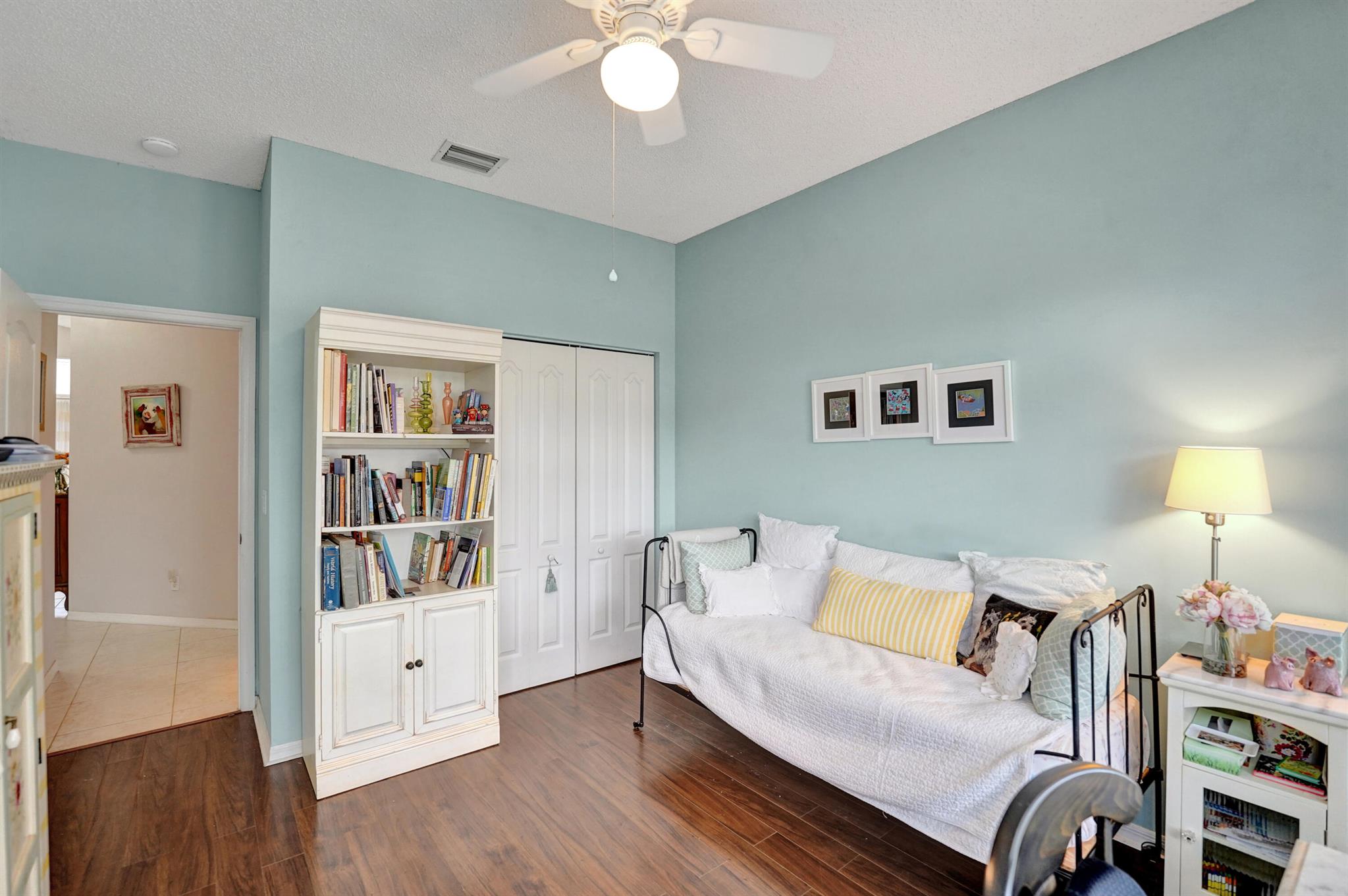 LAGUNA ISLES - Residential