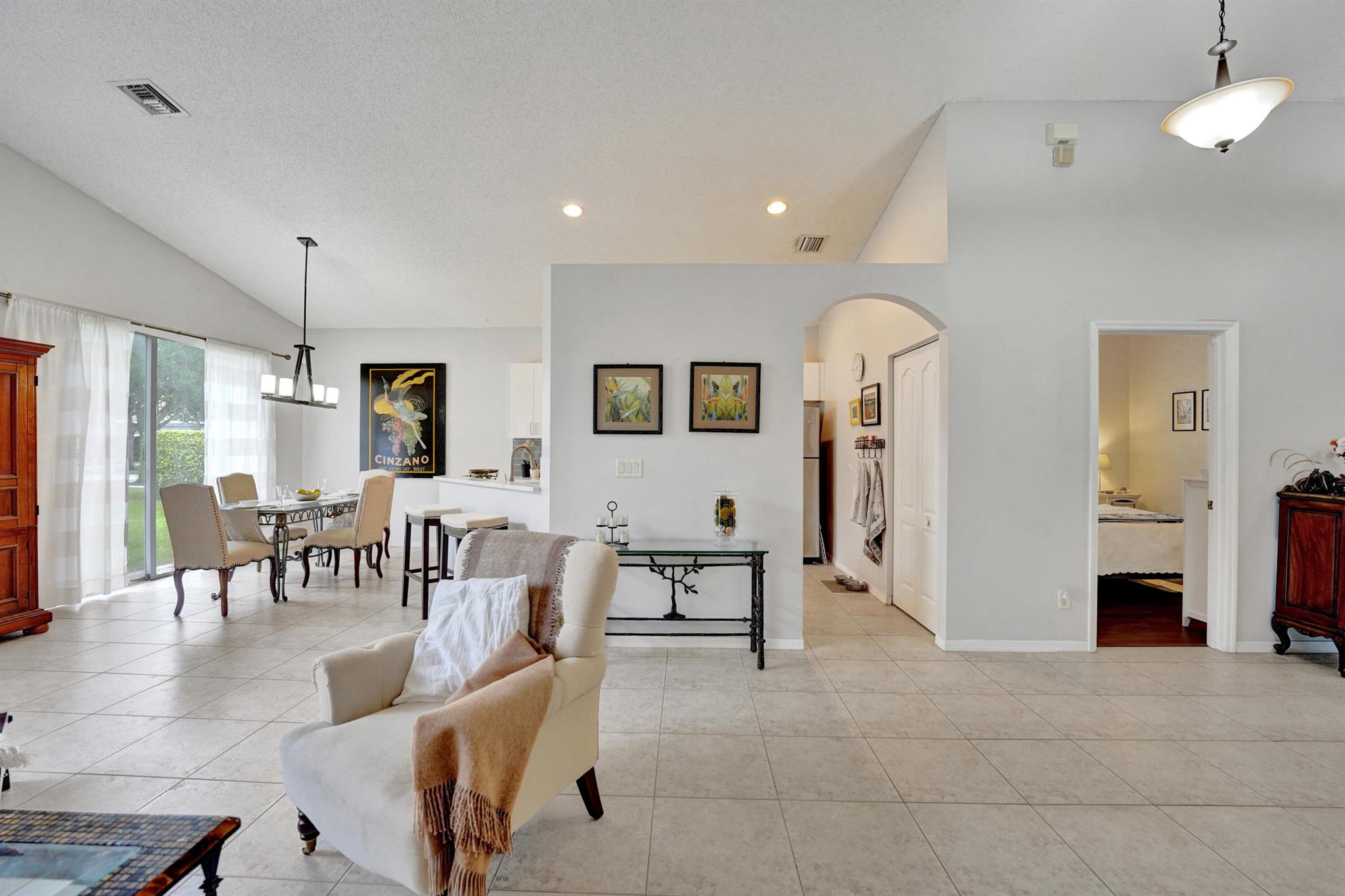 LAGUNA ISLES - Residential