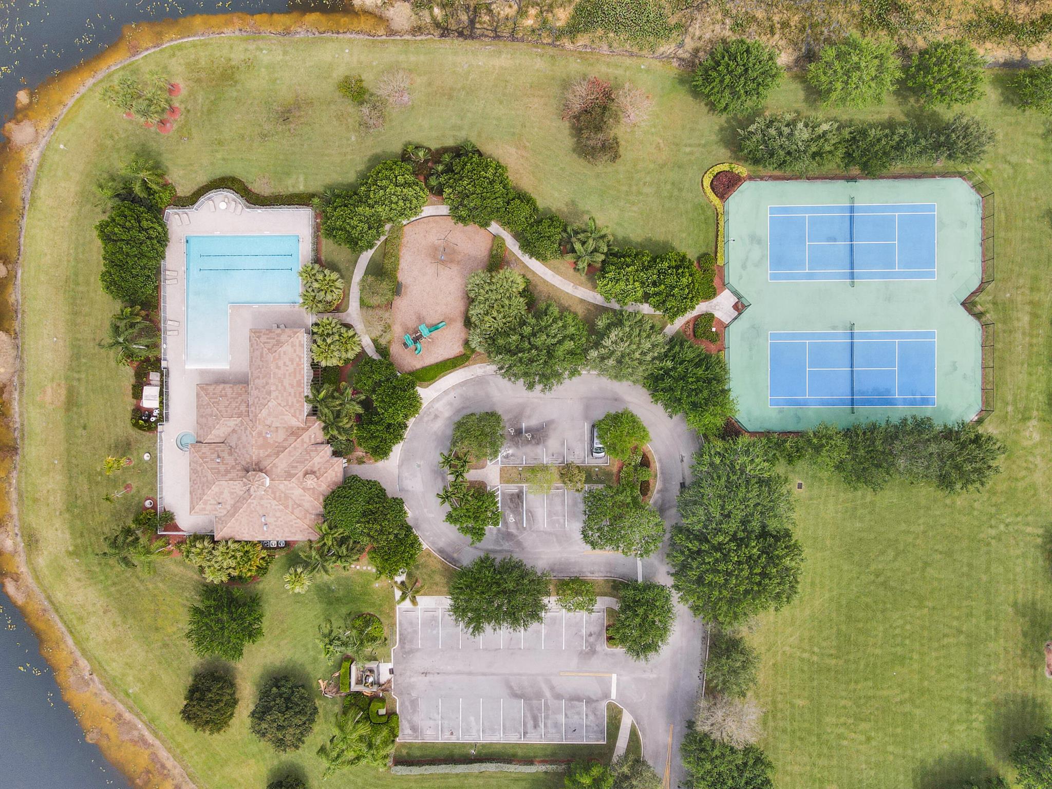 LAGUNA ISLES - Residential