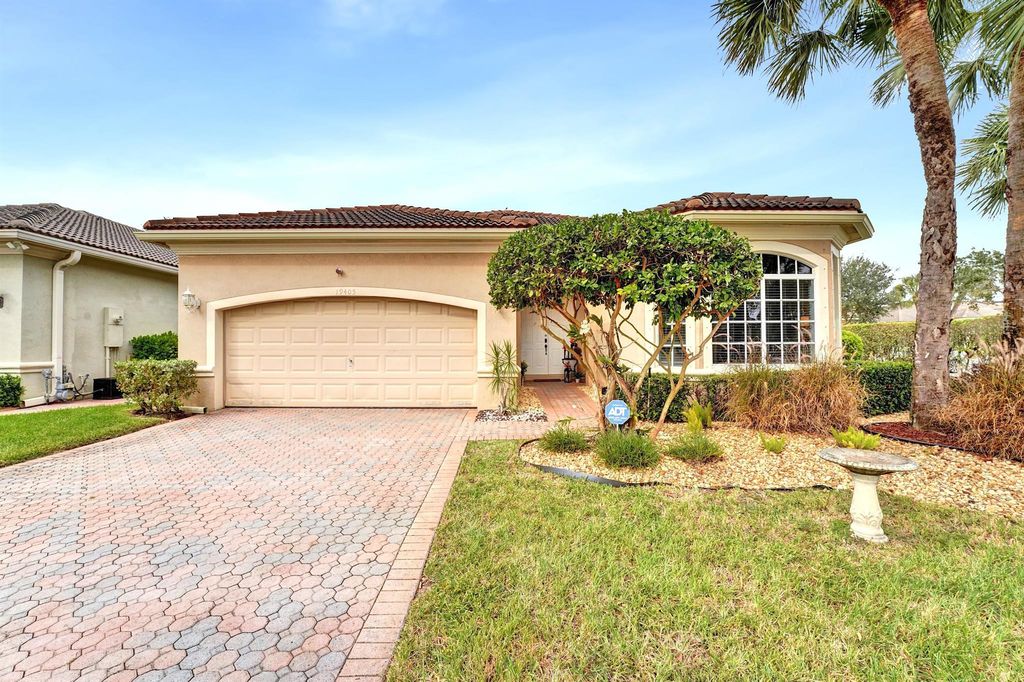 Photo of 19405 SW 67th Street, Pembroke Pines, FL 33332 (MLS # R11138337)