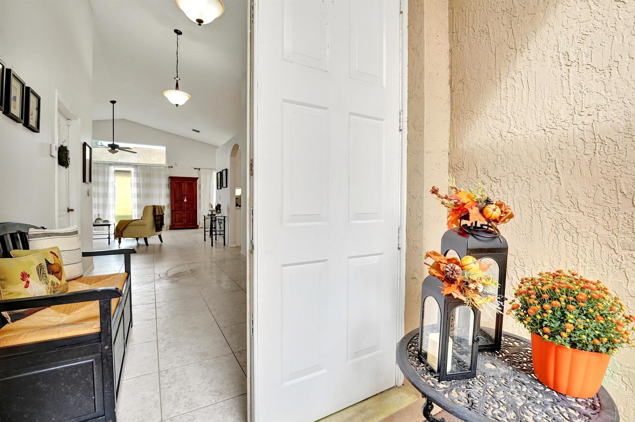 LAGUNA ISLES - Residential