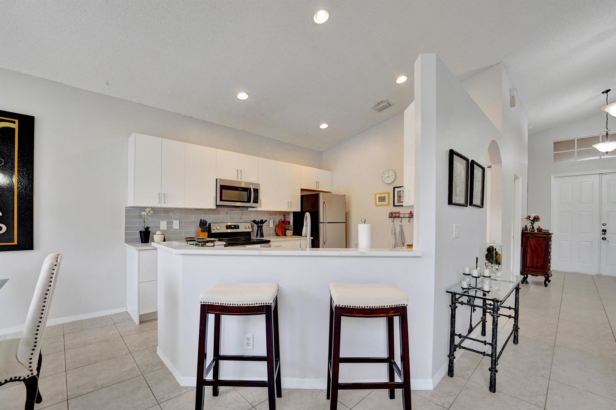 LAGUNA ISLES - Residential