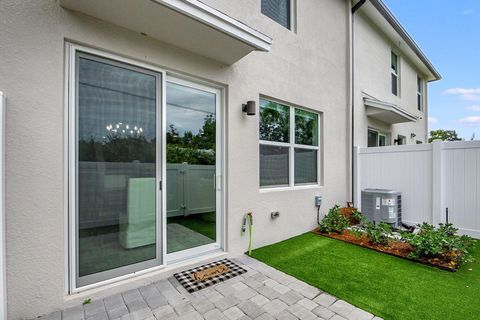 Townhouse in Mangonia Park FL 1620 Lindley Street St 26.jpg