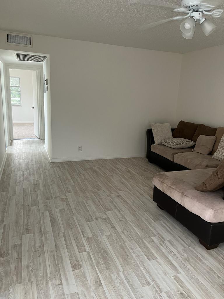 FANSHAW AT CENTURY VILLAGE CONDO - Residential Lease