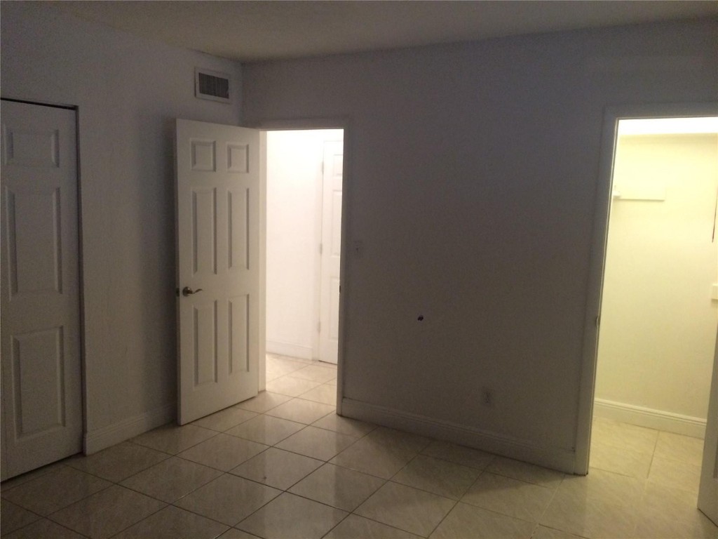 Venice Park Condo - Residential Lease