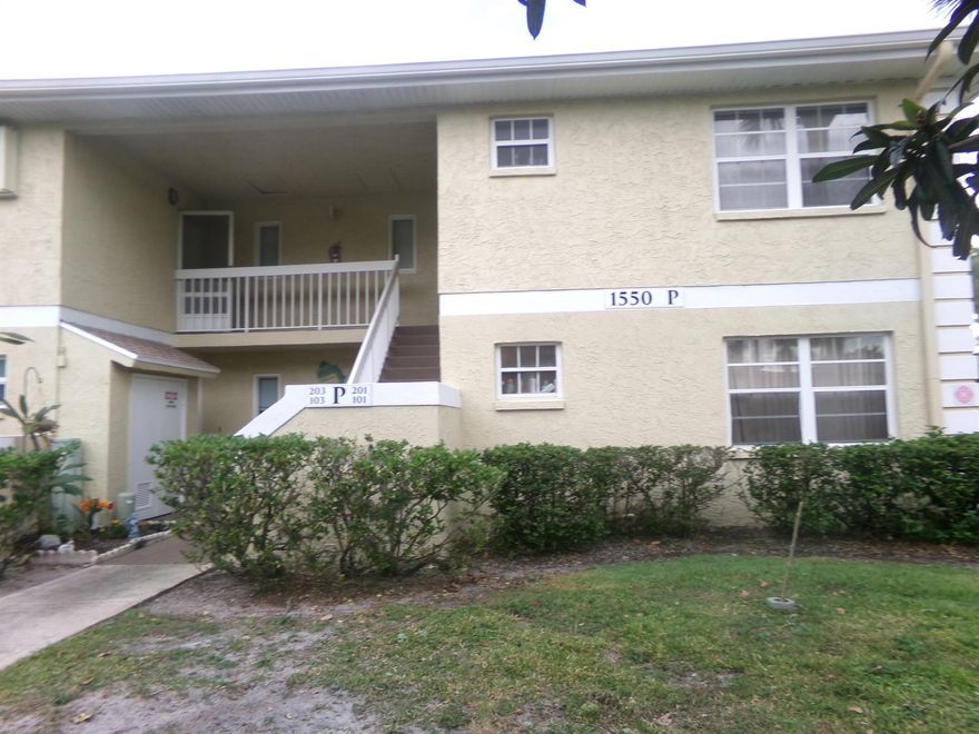 Freshly painted 2-bedroom, 2-bath condo with wood-look floors and tile. Enjoy a screened-in porch, spacious living area, and a convenient, low-maintenance lifestyle in a desirable community. **PLEASE READ**1st month $1,750.00+ Security Deposit of $2,500.00= $4,250.00, renters insurance, approval from HOA & utilities transferred to tenants name required for move-in. Requirements: Good payment history in Credit Report, Gross Income needs to be as close to 3 times the rent ($5,250.00) as possible.
