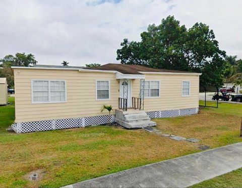 297 E E 4th St. Street Pahokee FL 33476