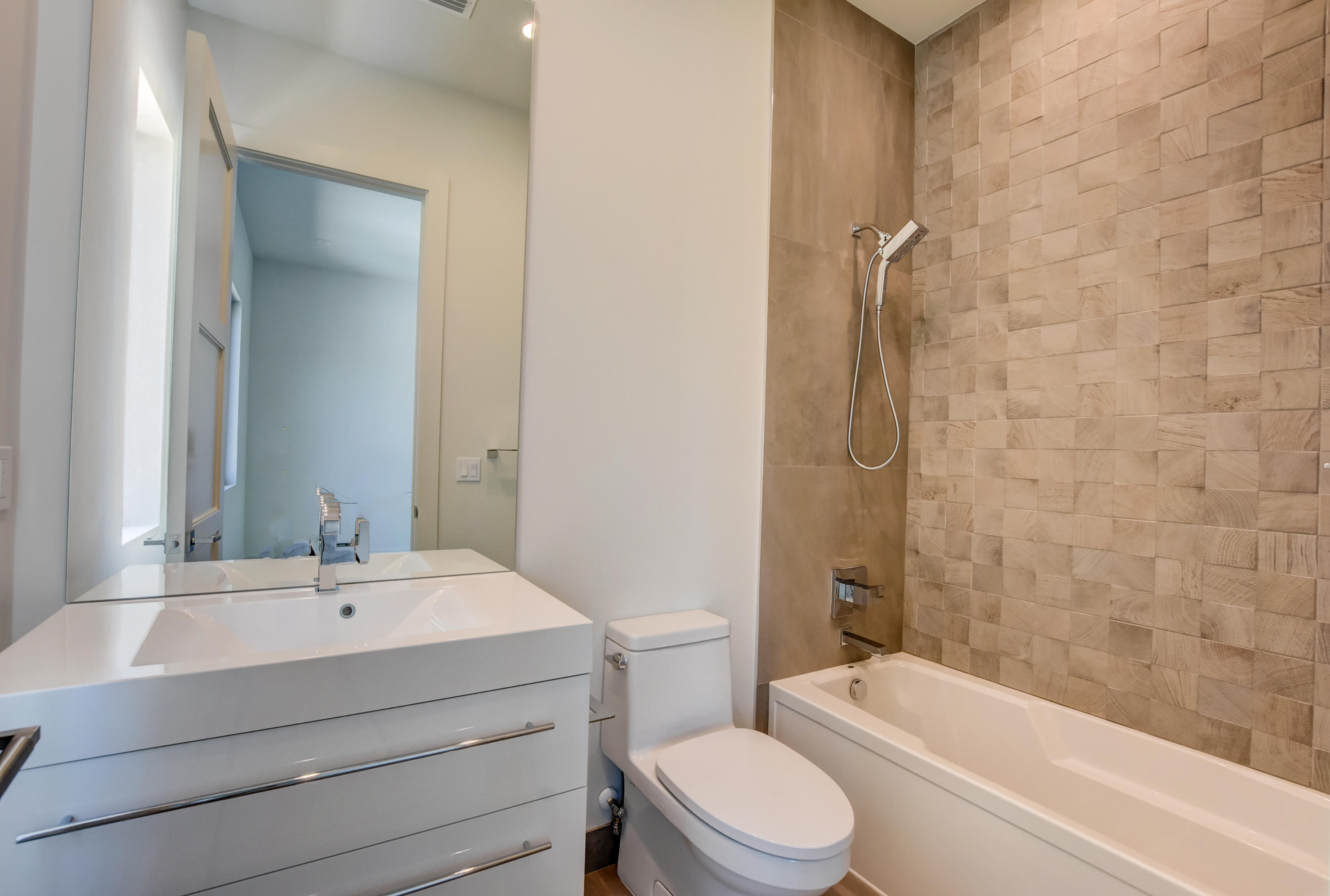 DELAIRE COUNTRY CLUB - Residential