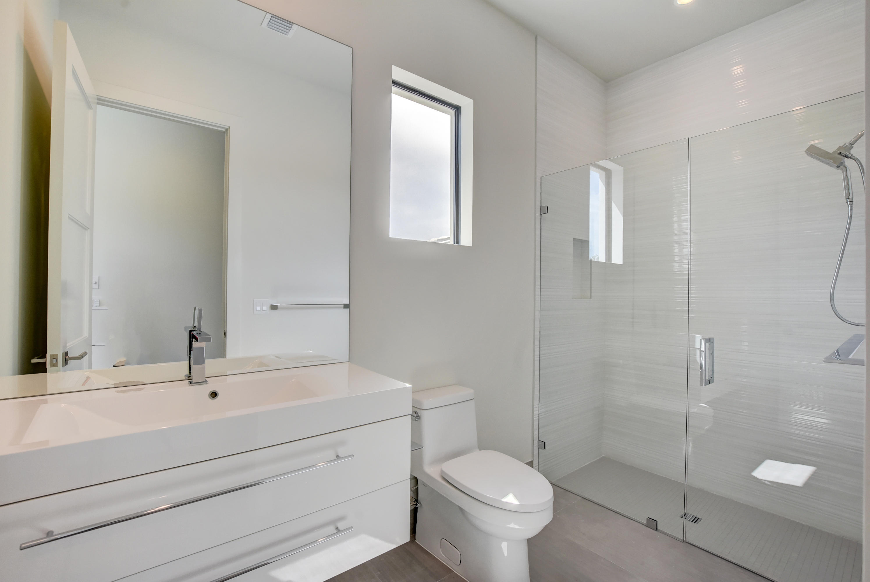 DELAIRE COUNTRY CLUB - Residential