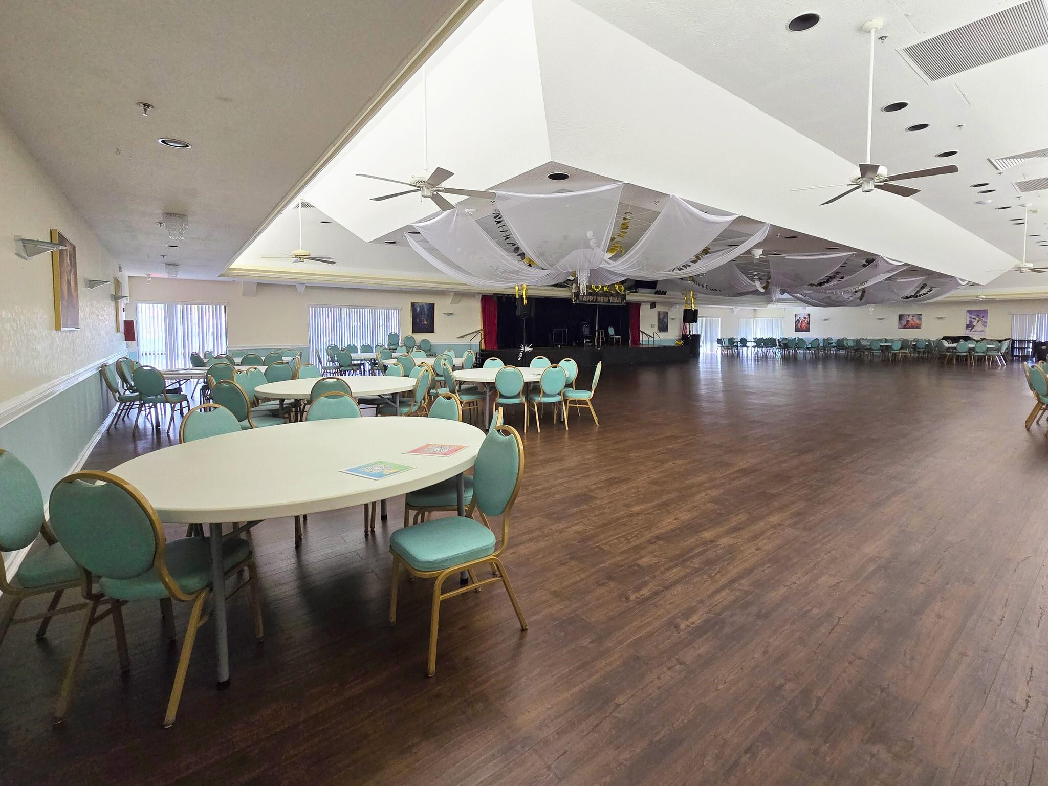 SUNRISE LAKES CONDOMINIUM - Residential