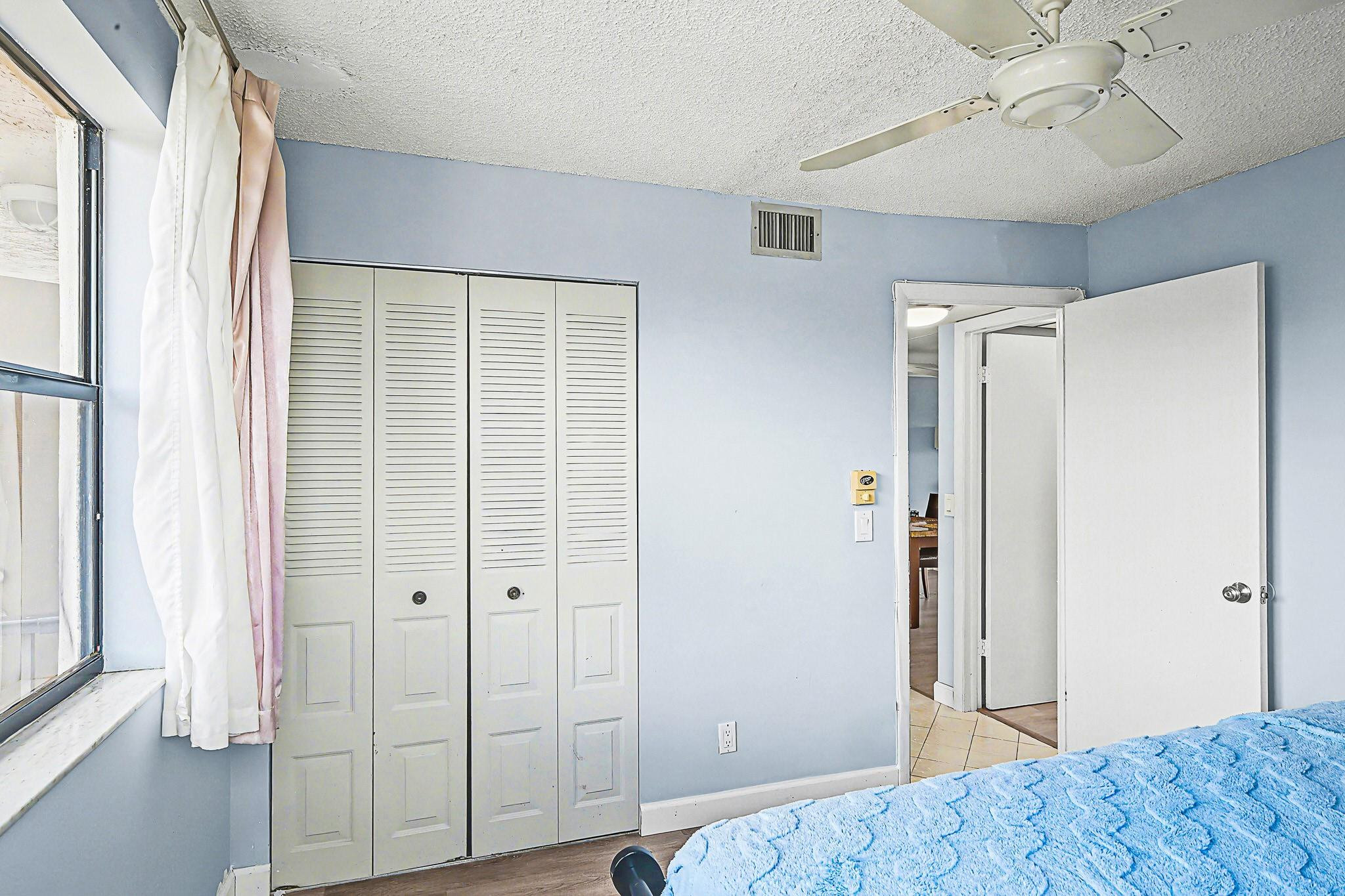 SUNRISE LAKES CONDOMINIUM - Residential