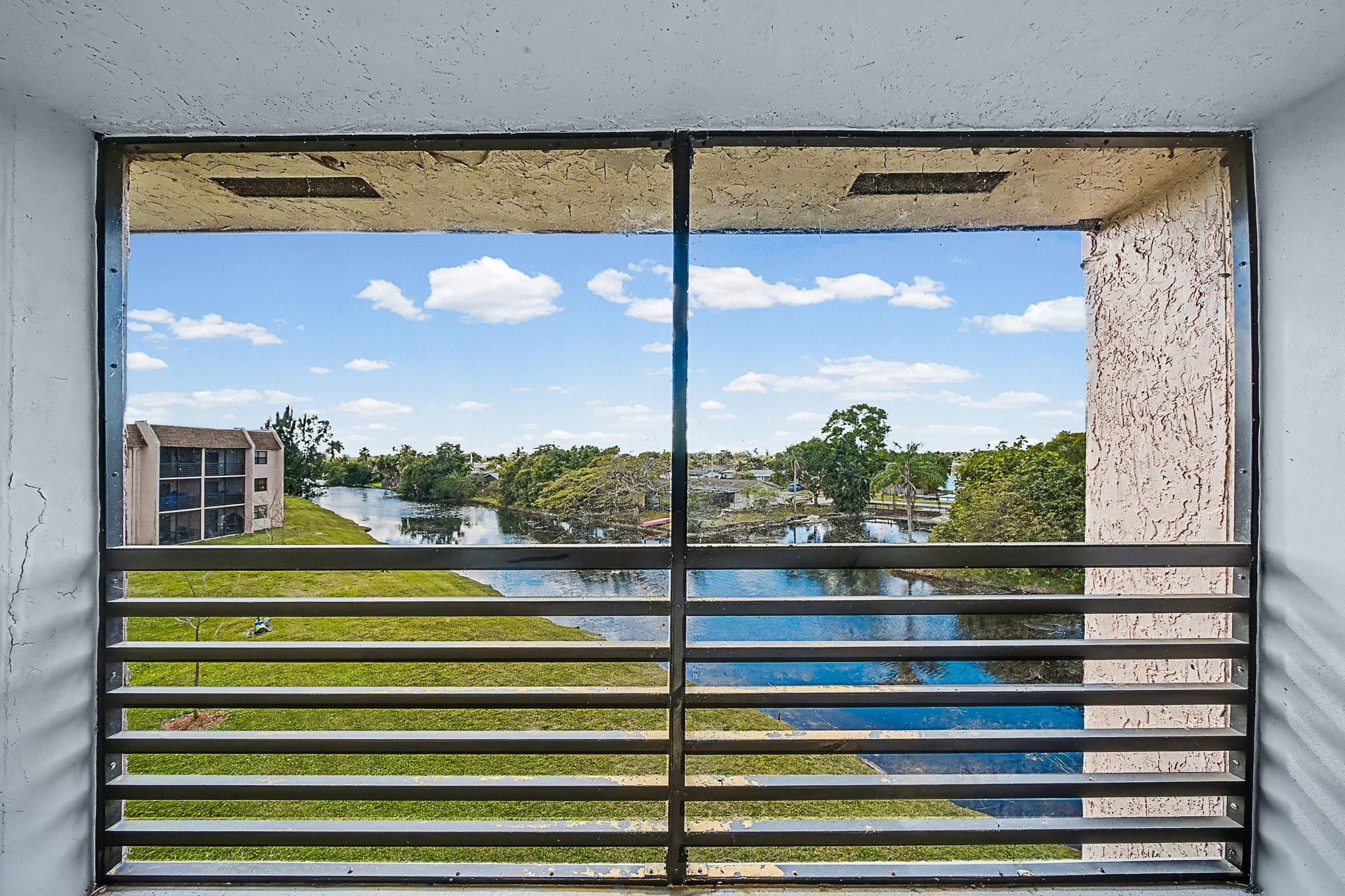 SUNRISE LAKES CONDOMINIUM - Residential