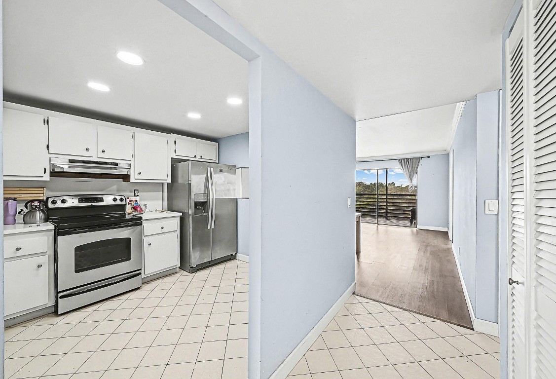 SUNRISE LAKES CONDOMINIUM - Residential