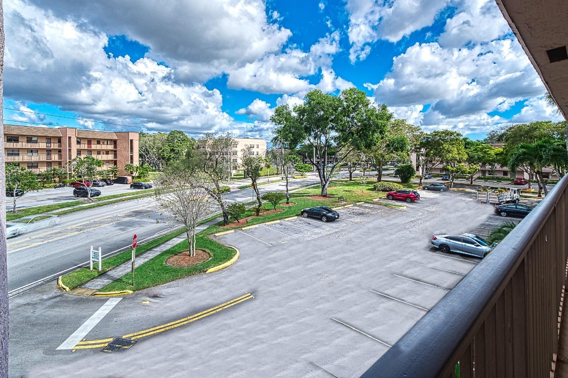 SUNRISE LAKES CONDOMINIUM - Residential