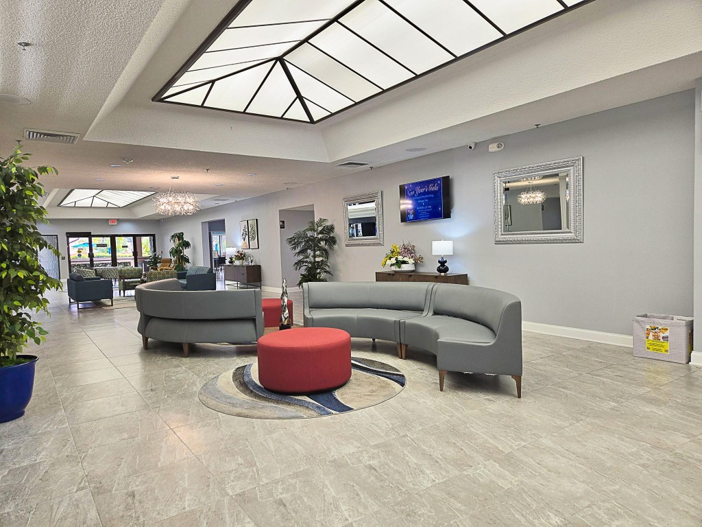 SUNRISE LAKES CONDOMINIUM - Residential