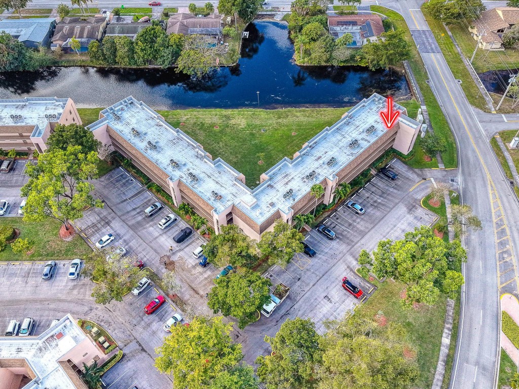 SUNRISE LAKES CONDOMINIUM - Residential